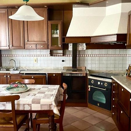 Spicchio Di Langa - Casa Indipendente Tra Le Vigne E Le Alpi Villa Belvedere Langhe Kültér fotó
