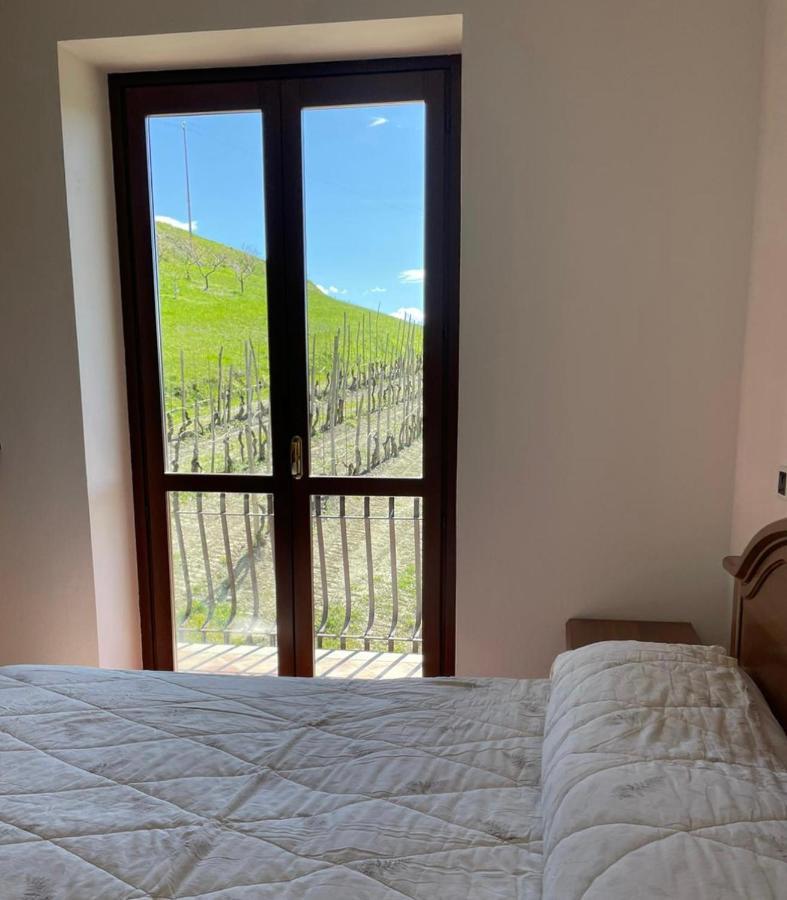 Spicchio Di Langa - Casa Indipendente Tra Le Vigne E Le Alpi Villa Belvedere Langhe Kültér fotó